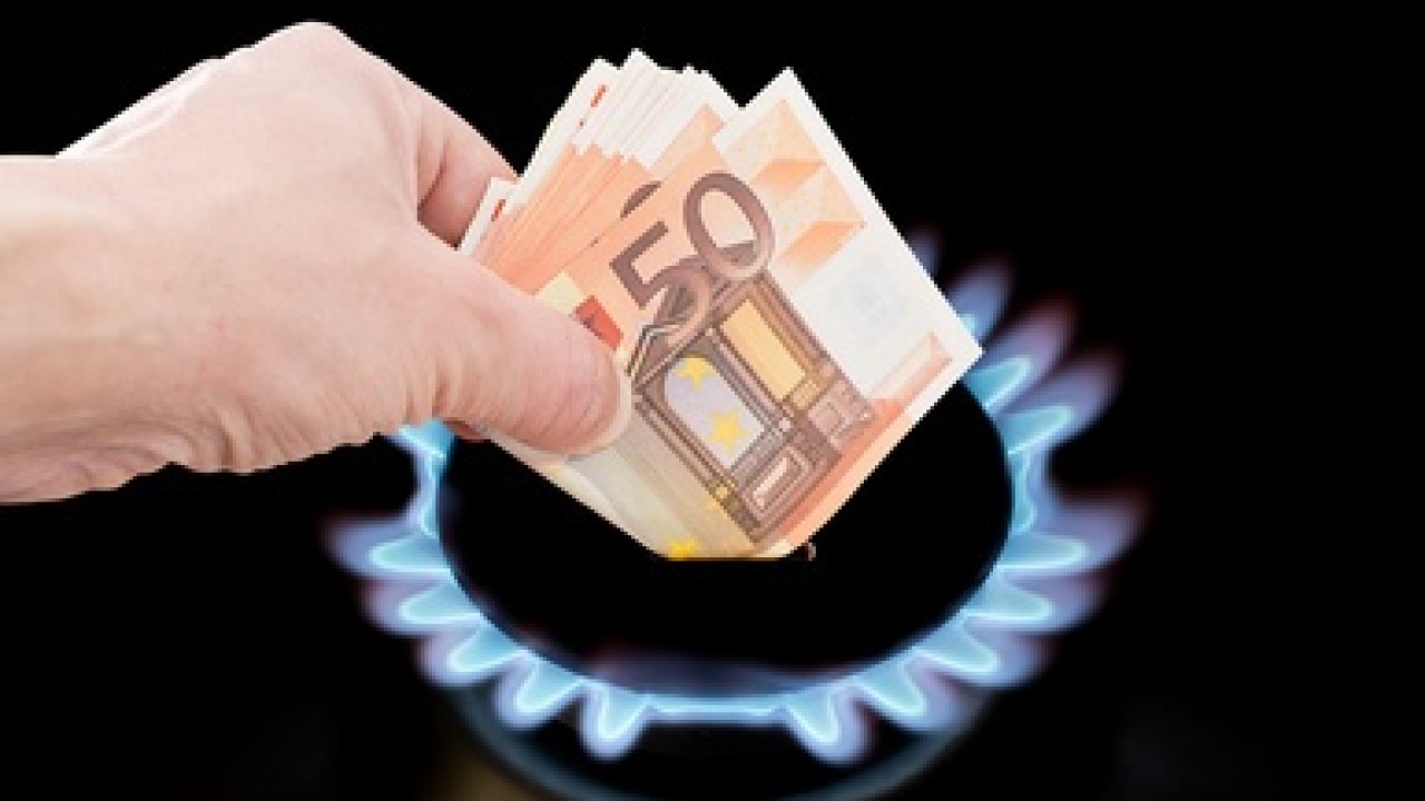 Da marzo a maggio calo del 7,2% per la luce e del 10% per il gas