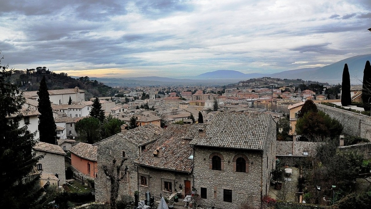 Terna libererà il centro abitato di Spoleto dal vecchio elettrodotto aereo 