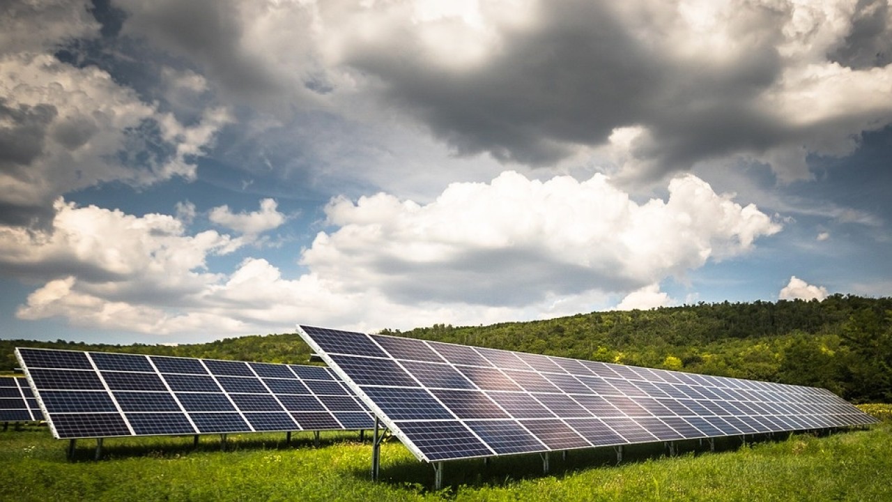 Enea: l’inquinamento atmosferico abbatte la resa degli impianti fotovoltaici