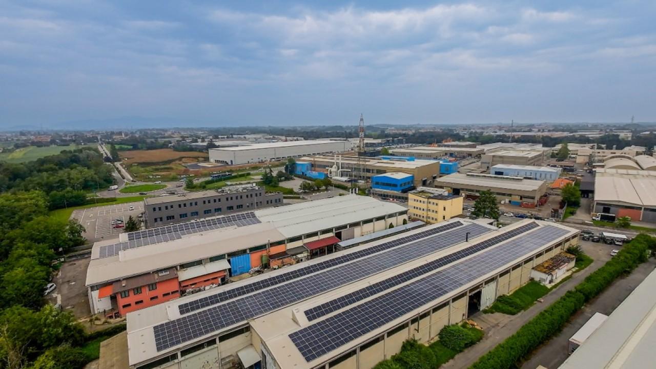 Prosolia Energy: bonifica dell'amianto e decarbonizzazione con pannelli fotovoltaici