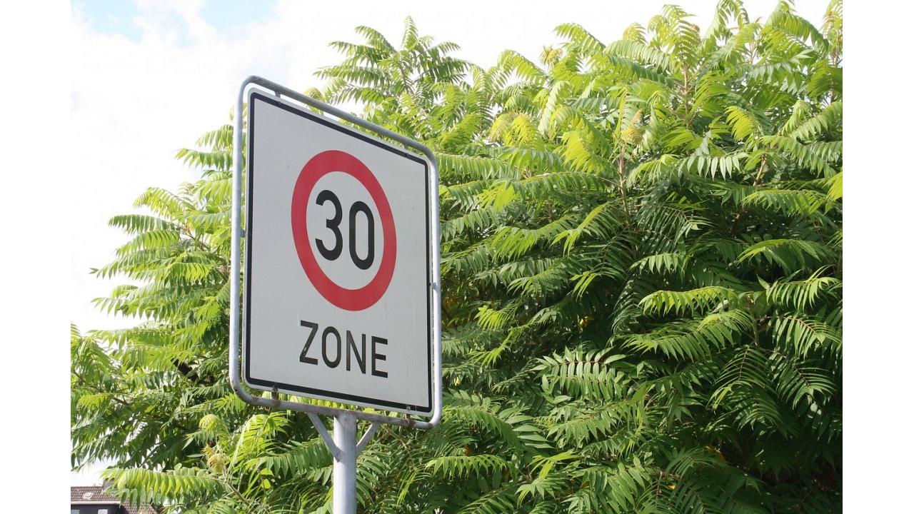 Città 30 km/h, Fondazione Unipolis: benifici oltre la semplice riduzione degli incidenti