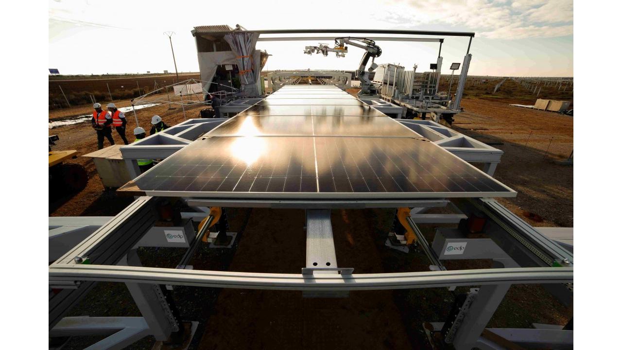 EDP testa la costruzione del suo primo parco solare che utilizza le tecnologie di automazione di Comau